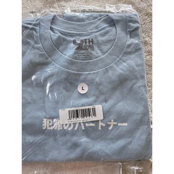 9th Life Wanted Graphic Light Blue T-Shirt Men's Unisex L - Picture 3 of 7